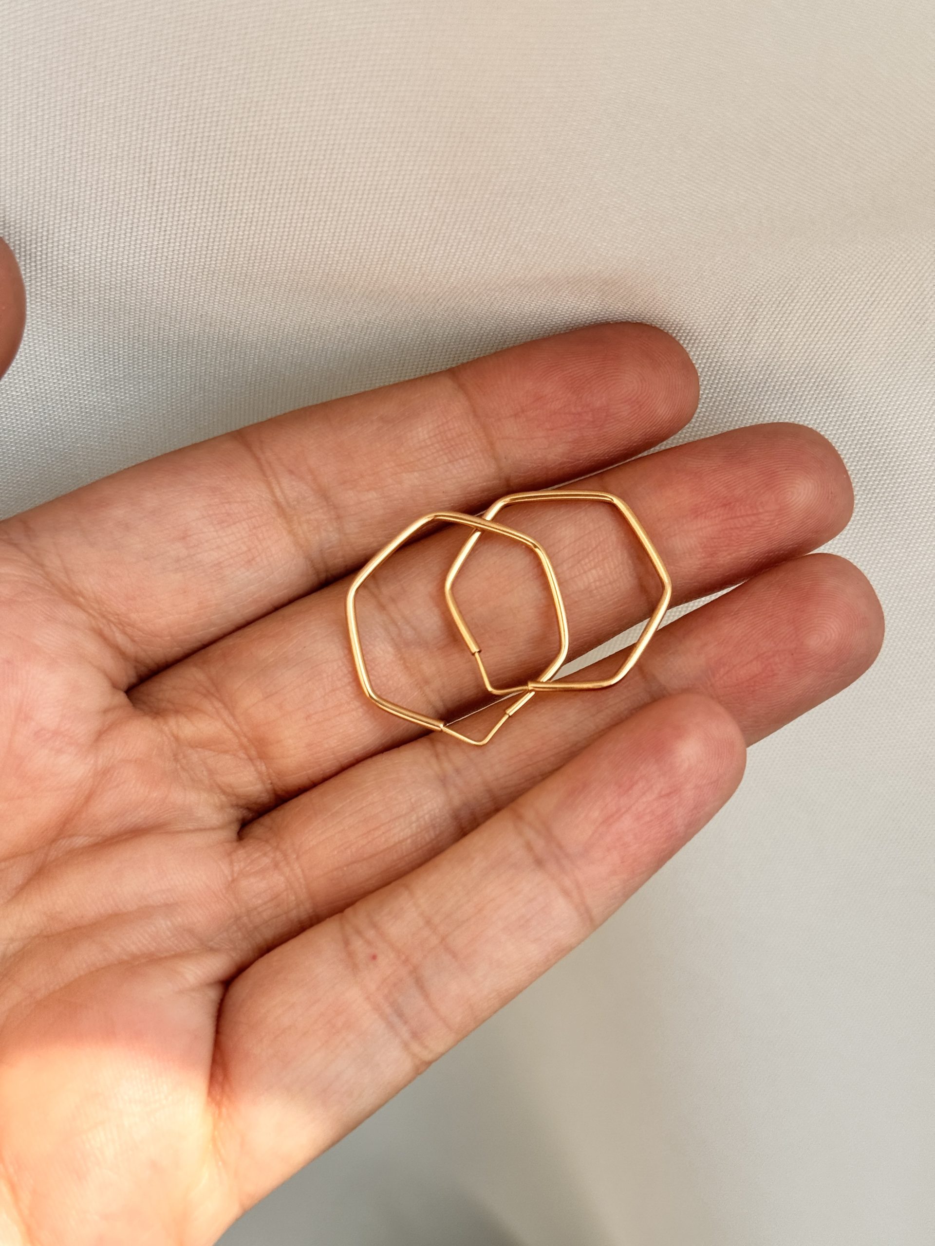 گوشواره شش ضلعی بزرگ