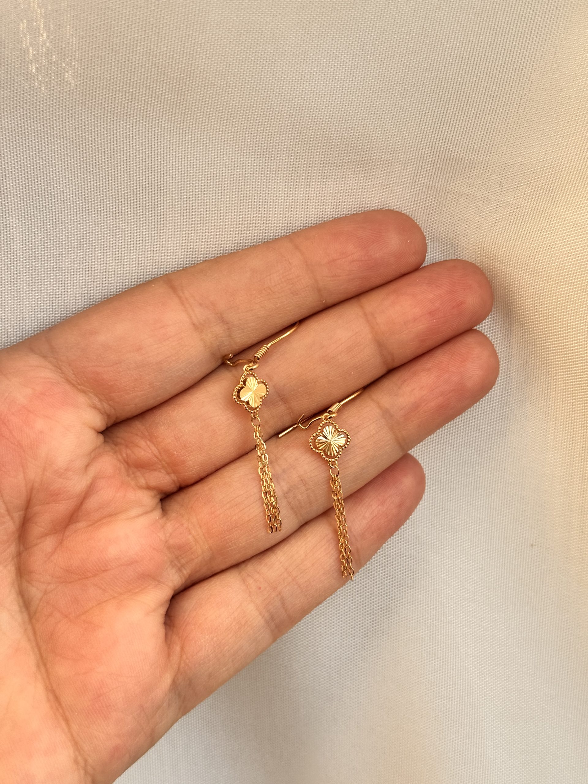 گوشواره ونکلیف ریش دار