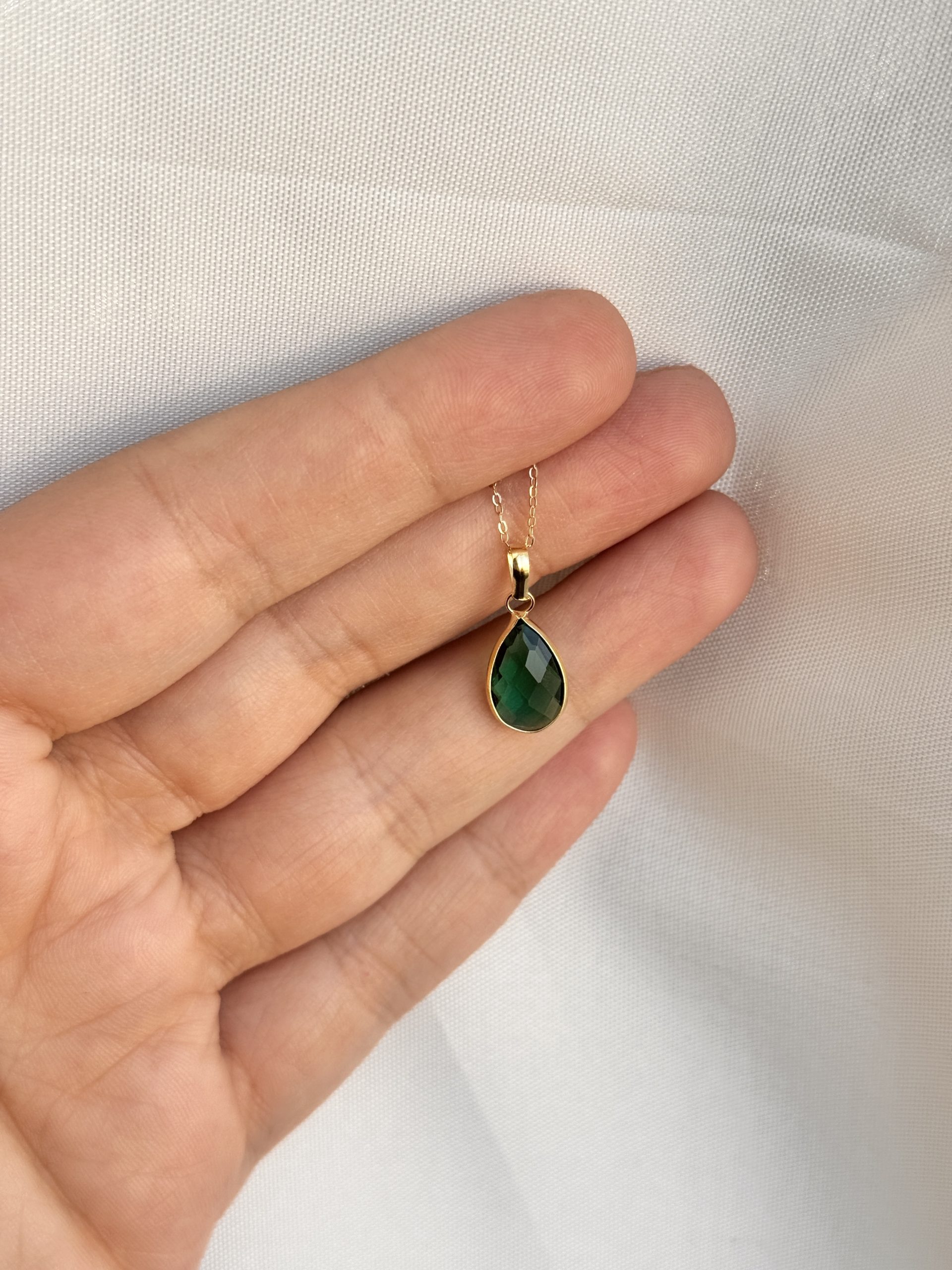 پلاک نگین سبز